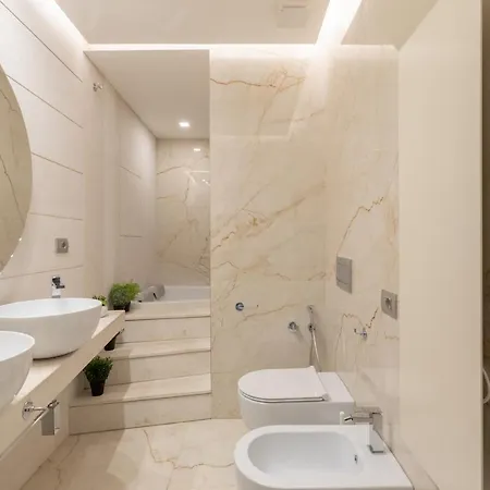 Iflat Luxury Navona شقة *